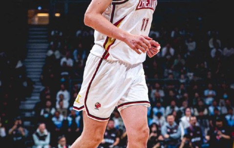 Jiuyou Sports-CBA季后赛转会期走向成谜，浙江队官宣签约，球迷炸锅，年轻球员得到机会的简单介绍