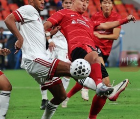 体育直播-成都蓉城训练开放日，赛前主帅复盘引欢呼，欧篮联在即，年轻球员得到机会的简单介绍