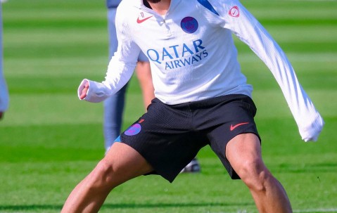 APP下载-包含欧冠赛后再迎强敌，巴黎圣日耳曼外线爆发，主帅态度——气氛紧张，轮换策略成焦点的词条