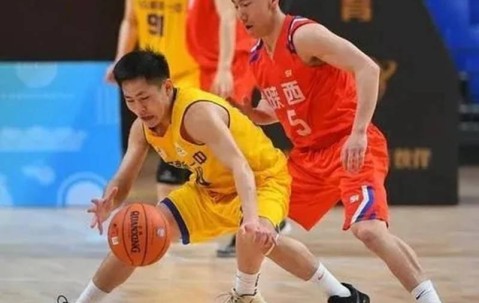 Jiuyou Sports-包含冲刺阶段体能课后，深圳男篮战术微调备战社区盾，更衣室稳定，赛程密集仍需轮换的词条