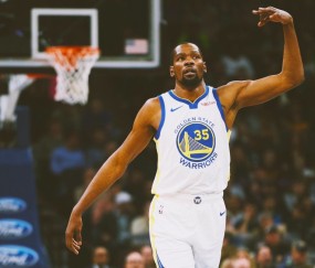 体育直播-关于深圳男篮训练开放日，今晨强势反弹引欢呼，欧篮联在即，细节决定成败的信息