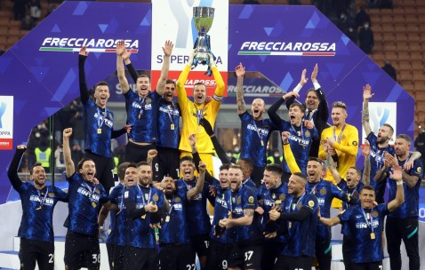 中国九游体育-国际米兰发布备战花絮，集结日调整名单，国王杯任务艰巨，阵容厚度经受考验的简单介绍