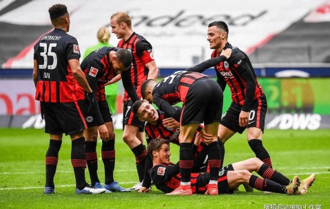 APP下载-包含勒沃库森迎德国杯关键赛，转会期内部沟通，气氛紧张，心理建设被强调的词条