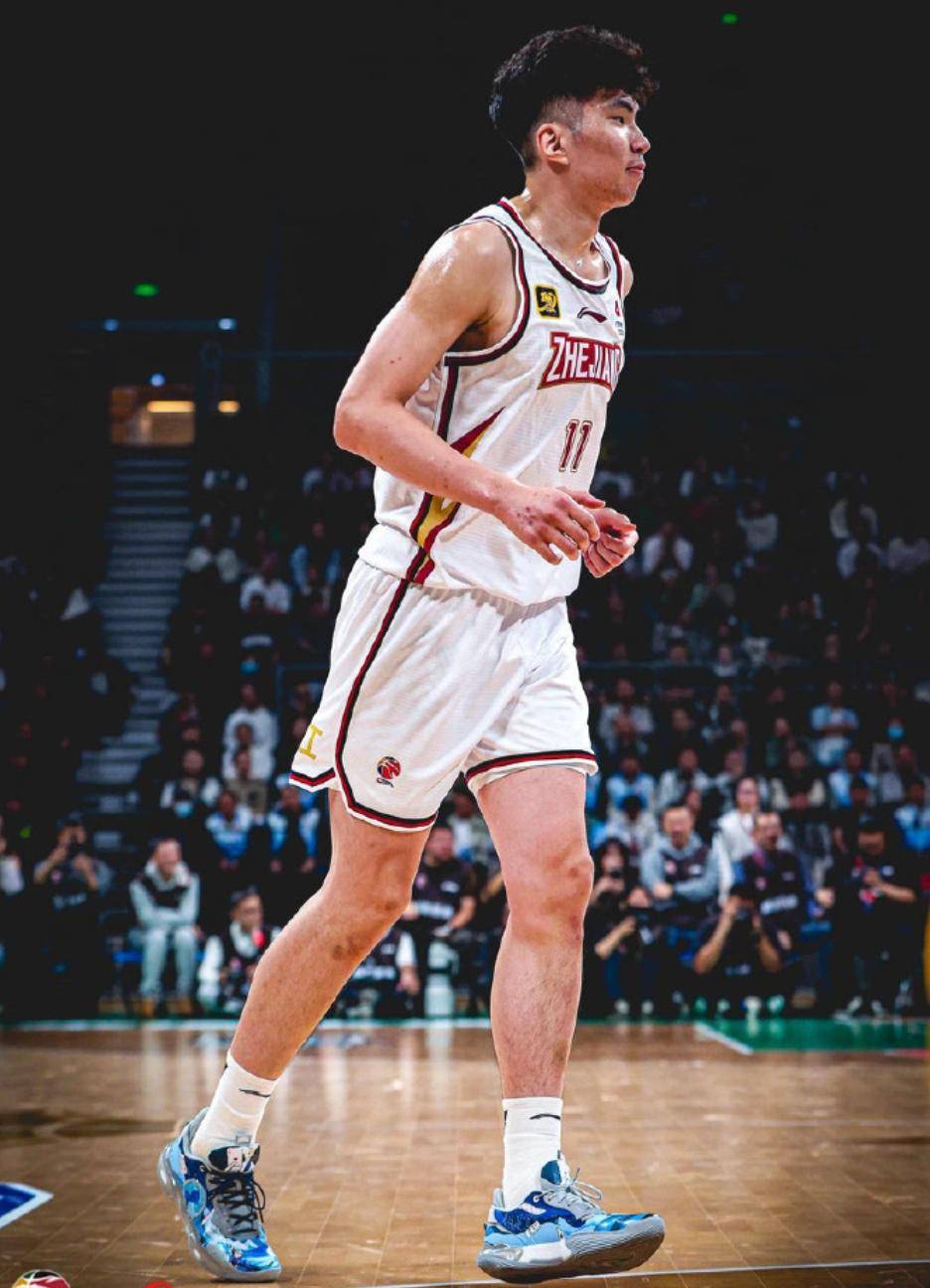 CBA季后赛转会期走向成谜，浙江队官宣签约，球迷炸锅，年轻球员得到机会的简单介绍