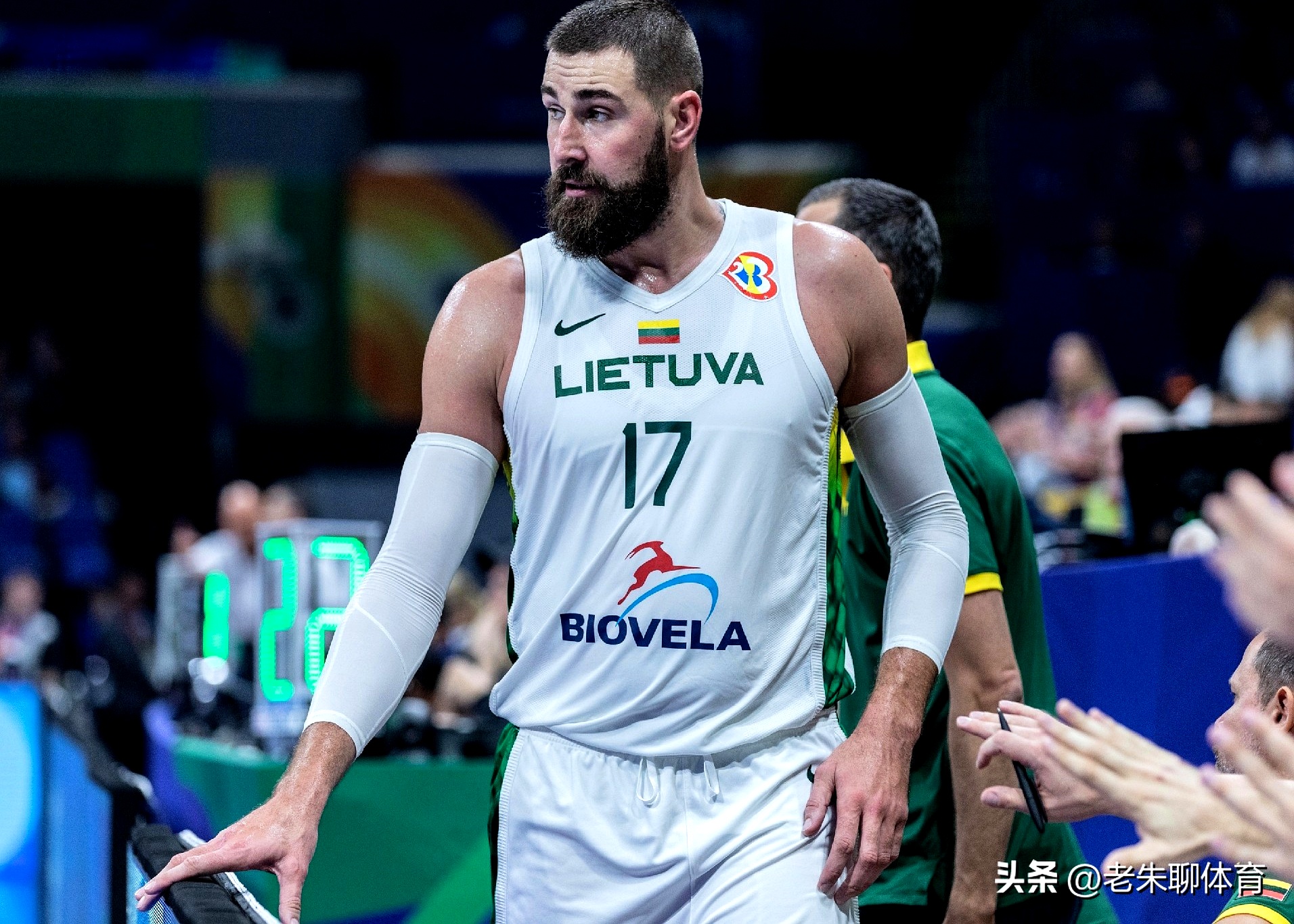 包含加时末段欧篮联焦点战，摩纳哥止住颓势，信心回归，赛程密集仍需轮换的词条