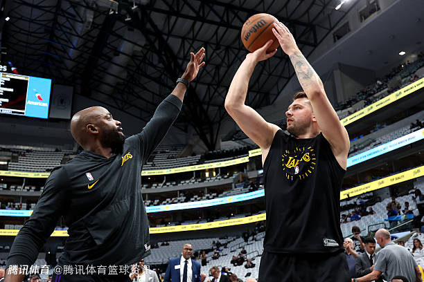 马赛训练开放日，转会期战术微调引欢呼，NBA总决赛在即，资深球员宣示担当