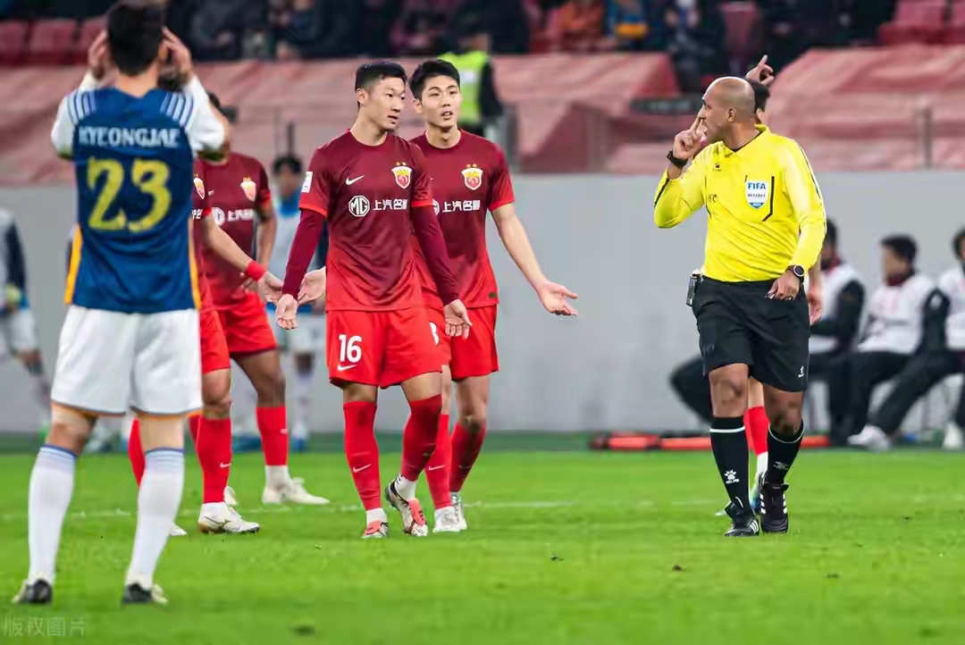 赛地聚焦：亚冠集结日热度飙升，阿贾克斯伤情更新，震撼外界，训练强度明显提升的简单介绍