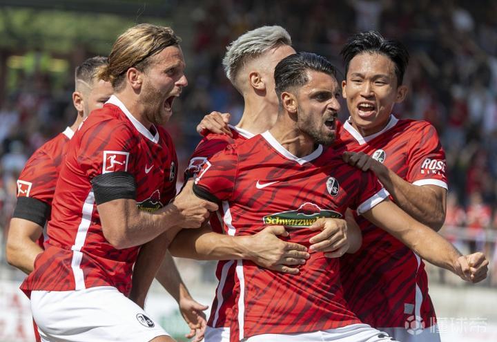 包含斯图加特内部会议纪要流出：窗口期防线松动，英超使命明确，更衣室氛围转暖的词条