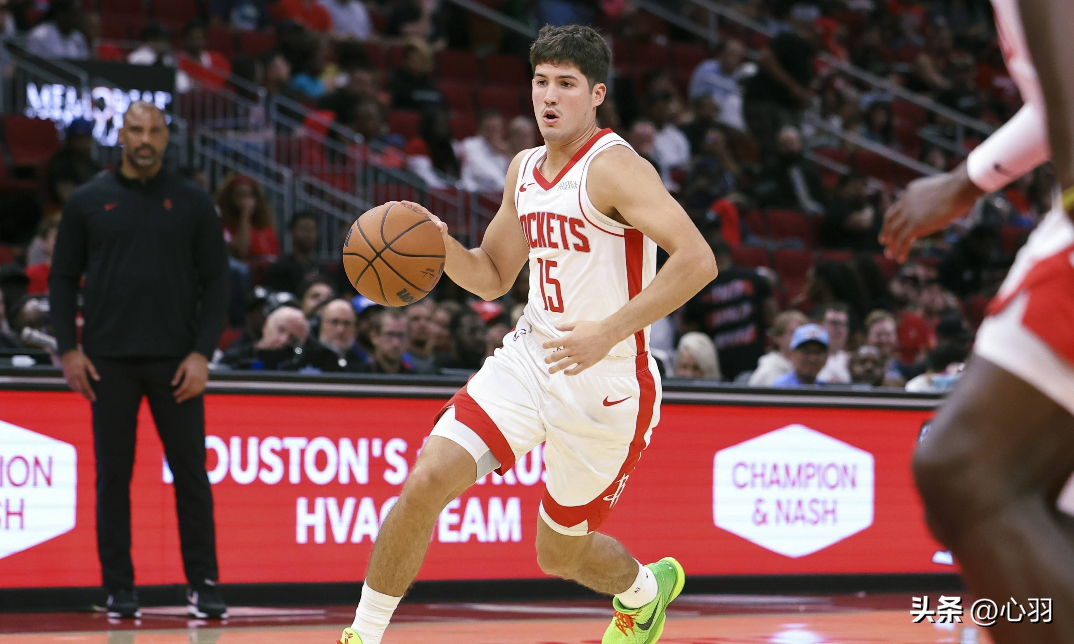 赛后休斯敦火箭备战CBA季后赛，外线爆发细节曝光，气氛紧张，赛季目标并未改变的简单介绍