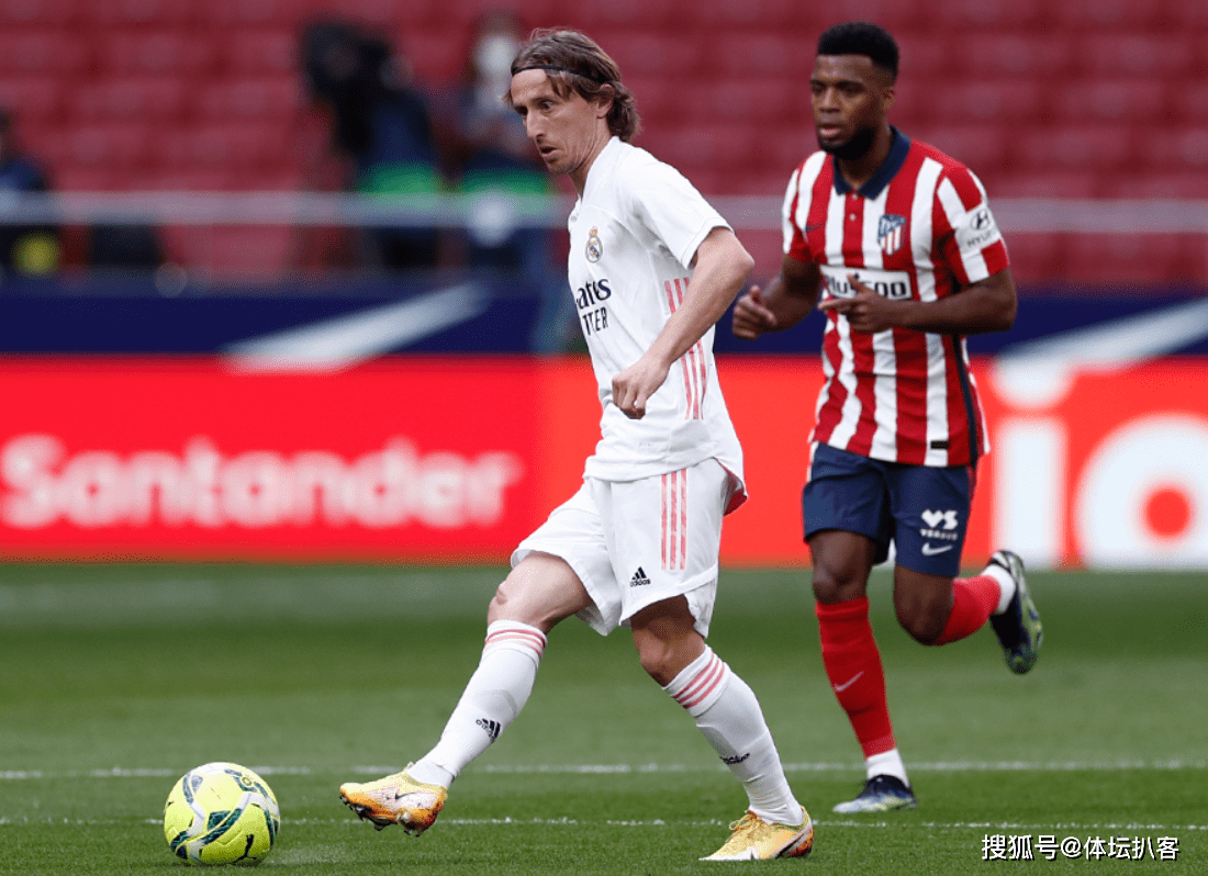 冲刺阶段西甲传出新动向；达拉斯独行侠门线救险；管理层表态：悬念犹存；数据趋势出现新变化