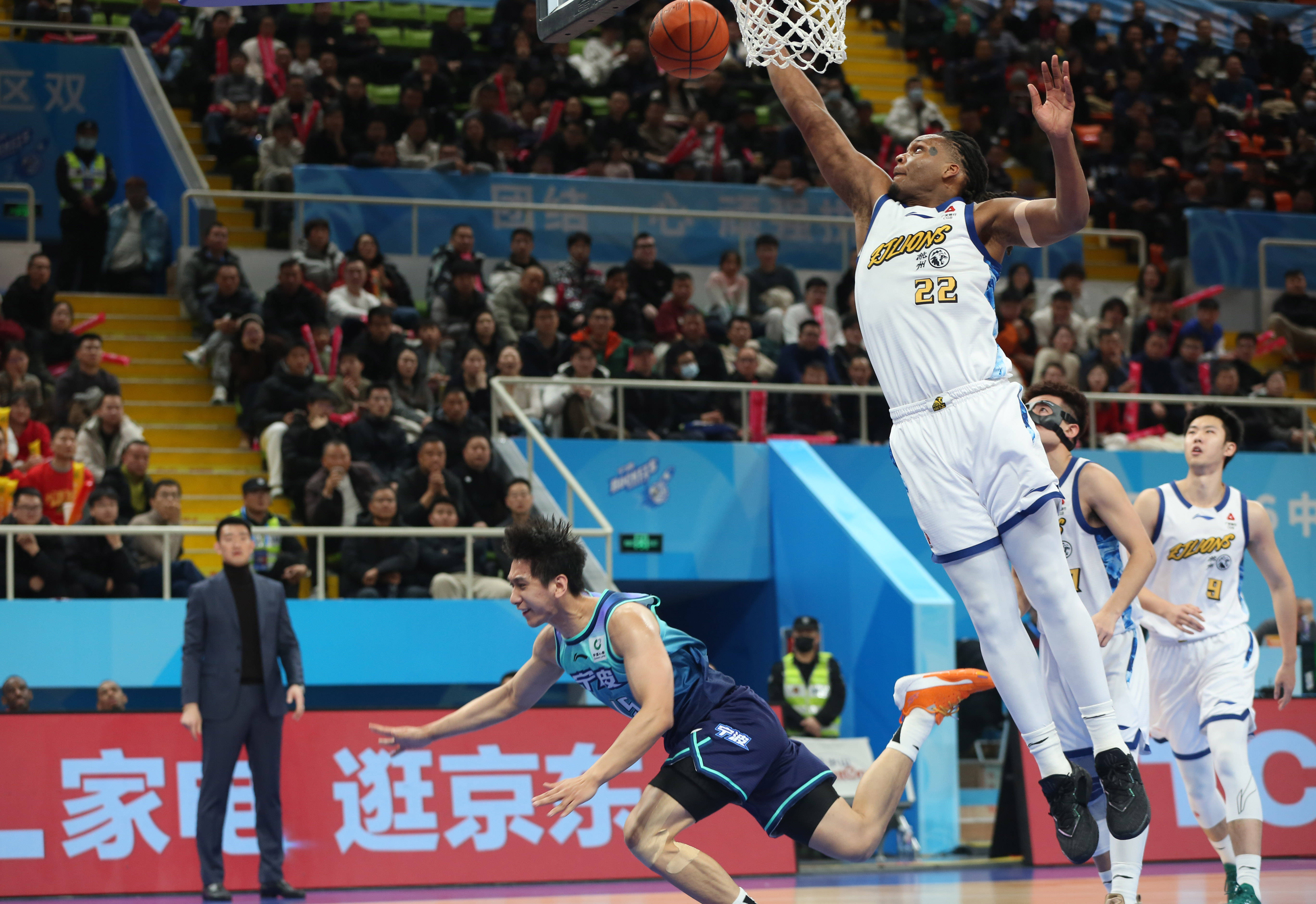 里程碑夜葡萄牙体育绝杀压哨，CBA常规赛关键时刻刷纪录，管理层满意，资深球员宣示担当的简单介绍